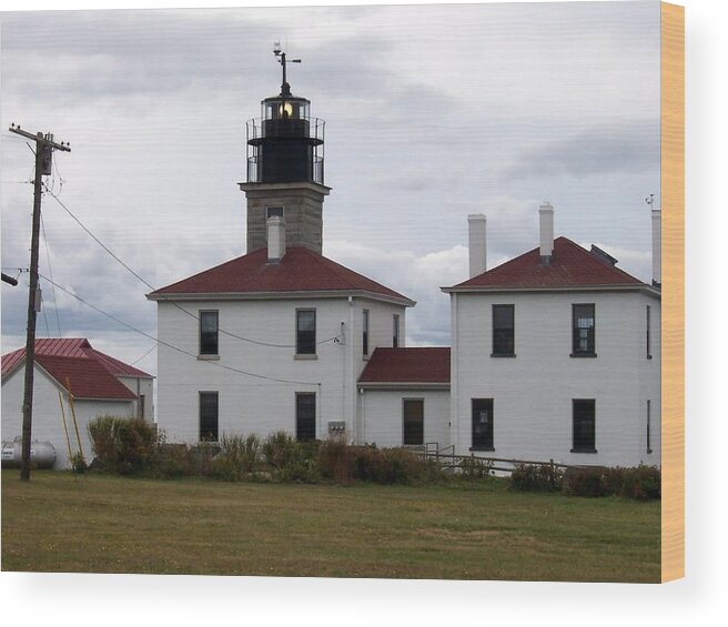 Beavertail Light Wood Print featuring the photograph Beavertail Lighthouse by Catherine Gagne