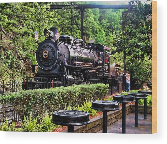 Victor Montgomery Wood Print featuring the photograph Engine 102 by Vic Montgomery