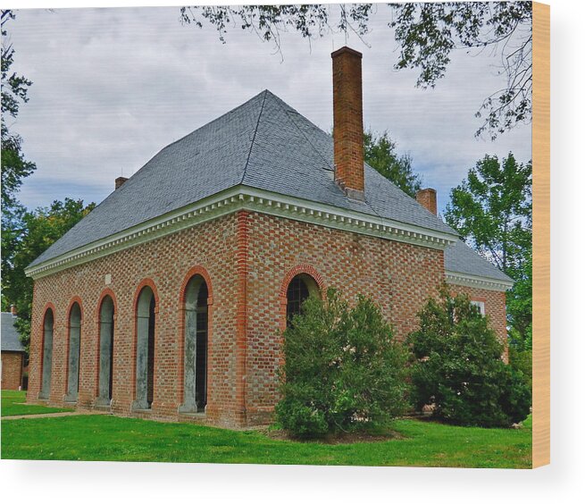 Courthouse Wood Print featuring the photograph Hanover County Courthouse by Jean Wright