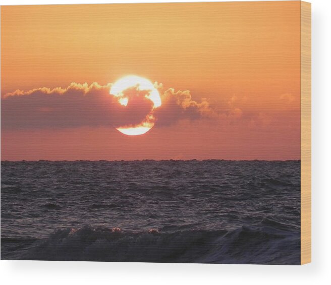 Sunrise Wood Print featuring the photograph Hunting Island Sunrise by Patricia Greer