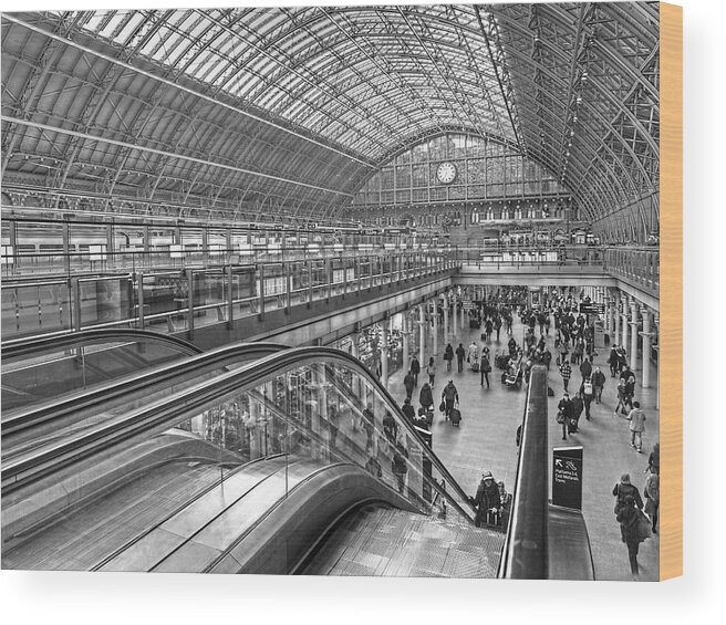 London Wood Print featuring the photograph Hurrying For The Train At St Pancras Station by Gill Billington