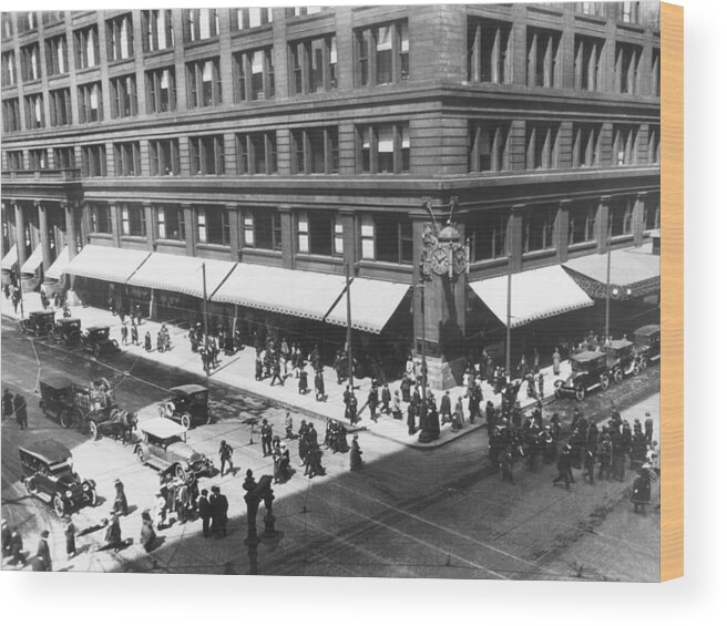 1910s Wood Print featuring the photograph Marshall Field's Store by Underwood Archives