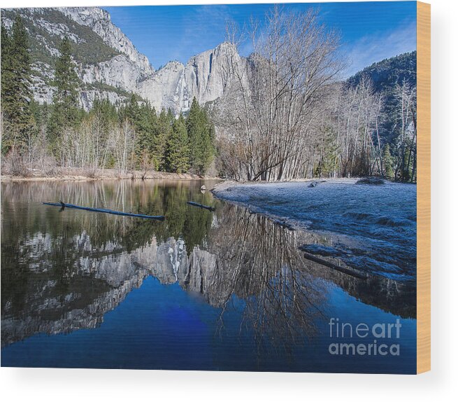 Landscape Wood Print featuring the photograph Morning reflections by Charles Garcia