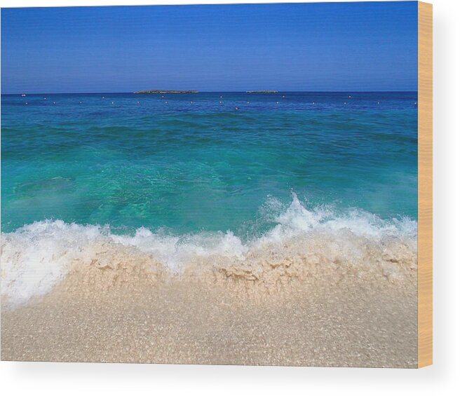 Bahamas Wood Print featuring the photograph Nassau Tide by Curtis Krusie