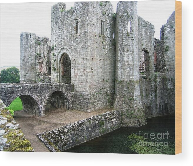 Medieval Castle Wood Print featuring the painting Raglan by Denise Railey