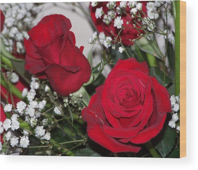 Rose Wood Print featuring the photograph Roses by Susan Turner Soulis