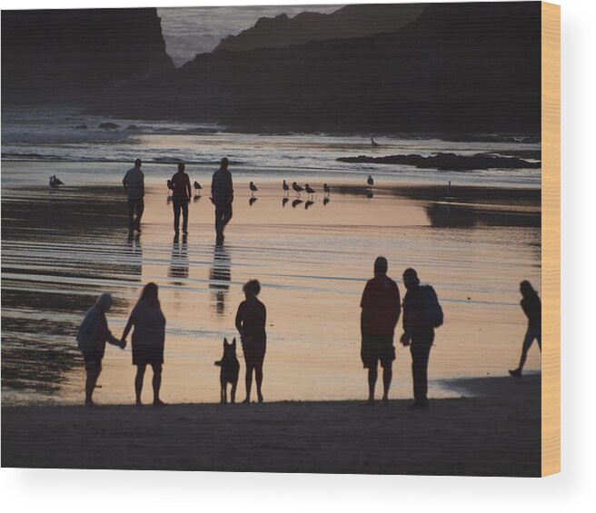 Beach Wood Print featuring the photograph Silhouettes on the Beach by HW Kateley