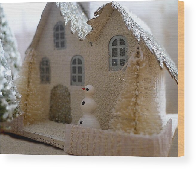 Small Wood Print featuring the photograph Small World - Snowman by Richard Reeve