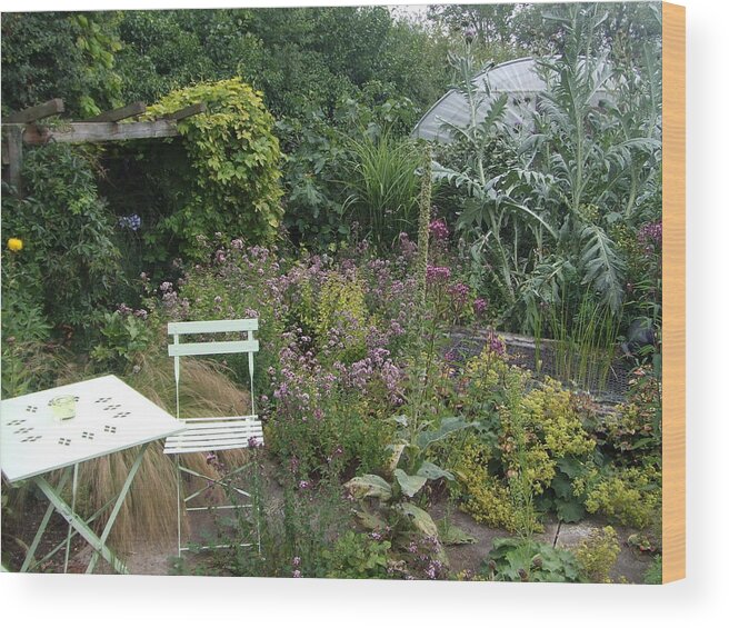 Garden Wood Print featuring the photograph Summer Retreat by Richard Reeve