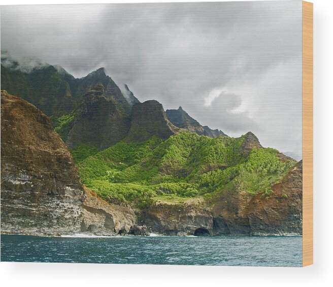 Hawaii Wood Print featuring the photograph Na Pali Coast Hawaii 04 by Gordon Engebretson