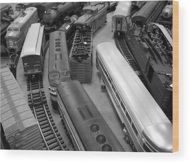 Trains 2 Bw Wood Print featuring the photograph Trains 2 bw by Elizabeth Sullivan