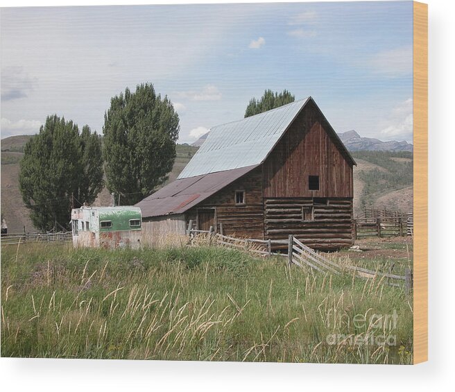 Trailor Wood Print featuring the photograph Trailor by Jim Goodman