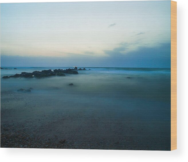 Beach Wood Print featuring the photograph 15 Seconds by Meir Ezrachi