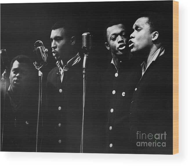 Erik Wood Print featuring the photograph Freedom Singers #2 by Erik Falkensteen