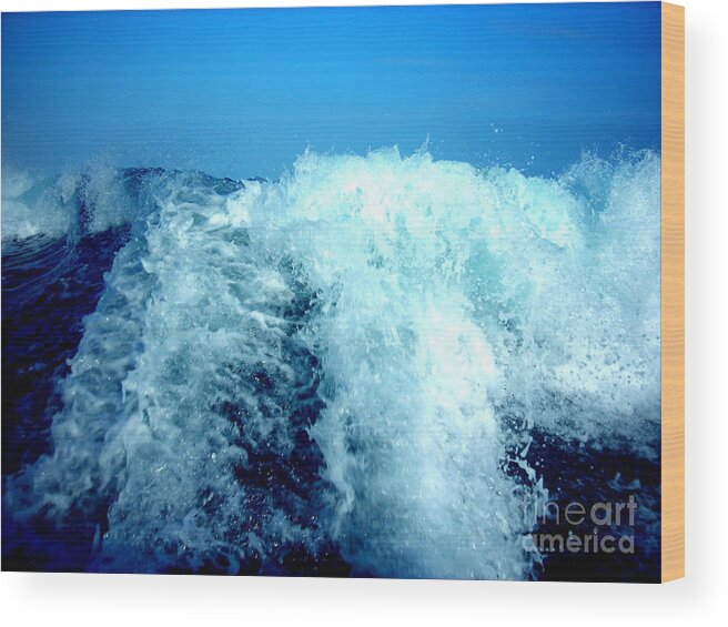 Travel Wood Print featuring the photograph Blue Wave by Anna Duyunova