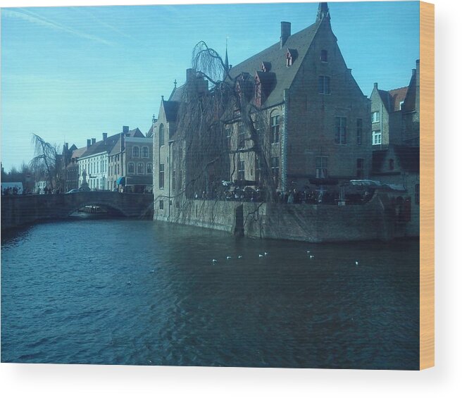 History Canal Willow Tree Bridge Water Wood Print featuring the photograph Bruges by Simon Roberts