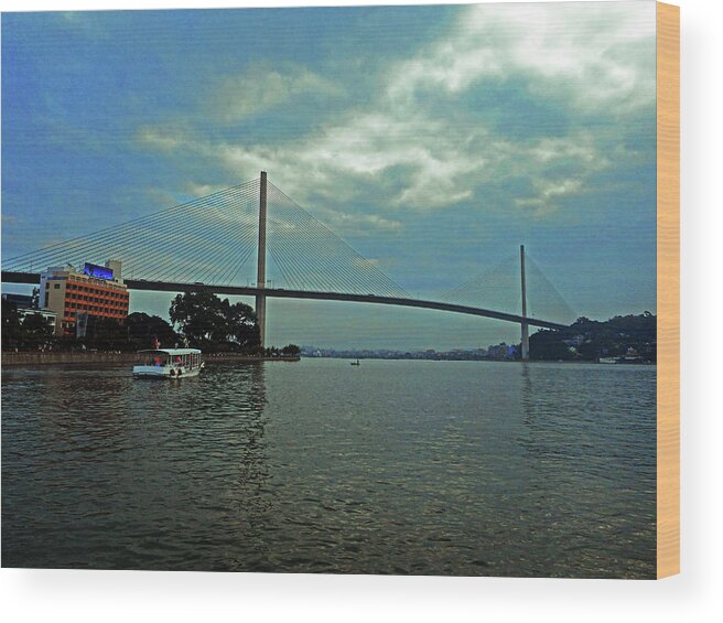 Halong Bay Wood Print featuring the photograph Halong Bay 5 by Ron Kandt