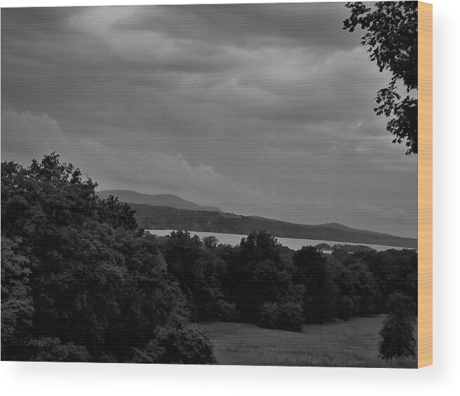 The Great Frame Up Wood Print featuring the photograph Hudson River At Hyde Park1 B W by Rob Hans