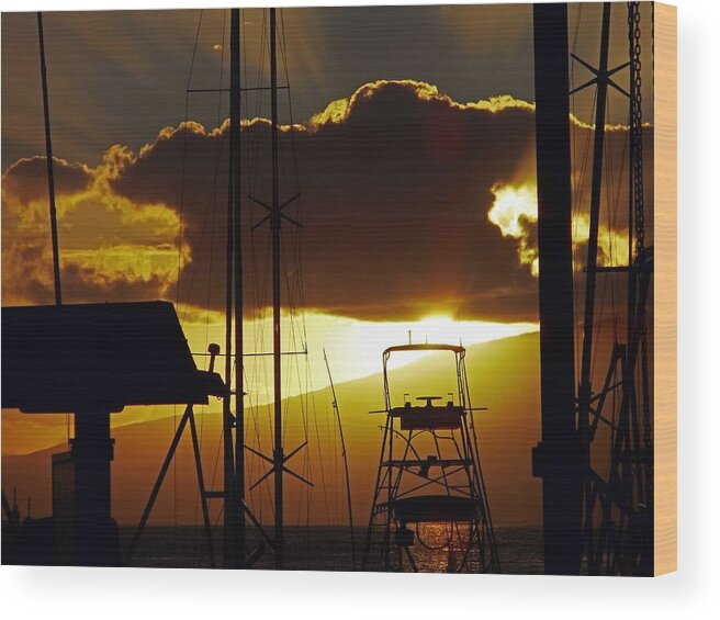 Lahaina Wood Print featuring the photograph Lahaina Sunsets 5 by Ron Kandt