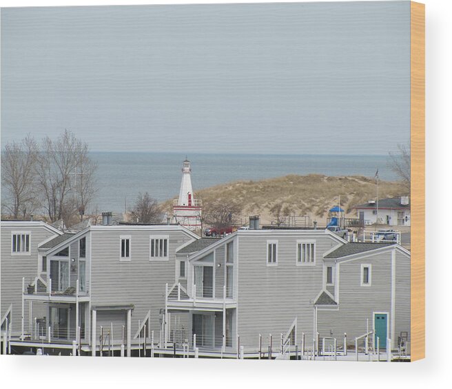 Lakeside Lighthouse Wood Print featuring the photograph Lakeside Lighthouse by Michael TMAD Finney
