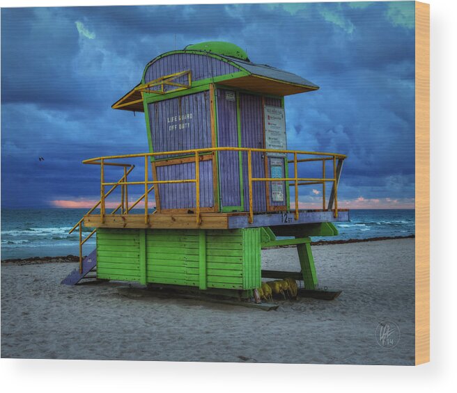 Miami Wood Print featuring the photograph Miami - South Beach Lifeguard Stand 004 by Lance Vaughn