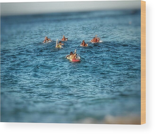 Mo'opuna Wood Print featuring the photograph Na mo'opuna paddle out by Suzan Kim