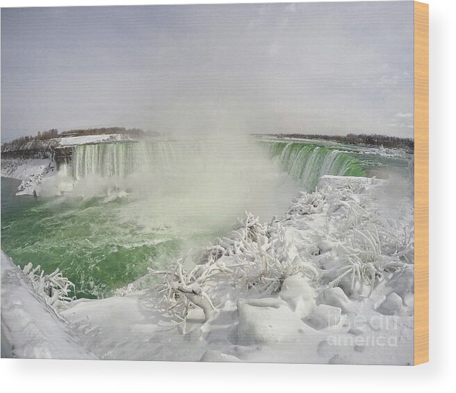 Niagara Falls Wood Print featuring the photograph Niagara Falls Beautiful Winter Scene by Charline Xia