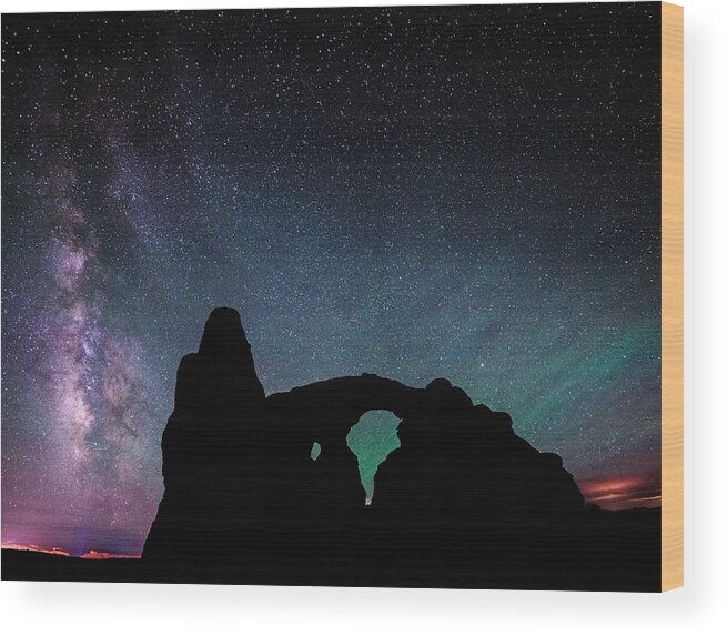 Turret Arch Wood Print featuring the photograph Turret Airglow by Darren White