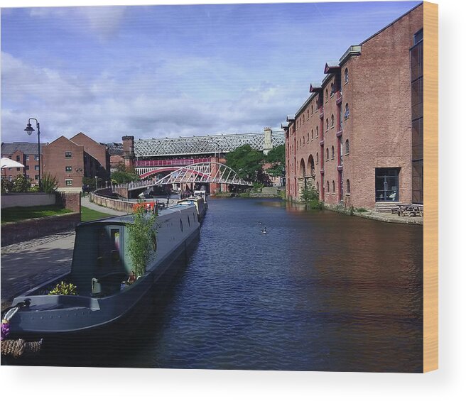Manchester Wood Print featuring the photograph 13/09/18 MANCHESTER. Castlefields. The Bridgewater Canal. by Lachlan Main
