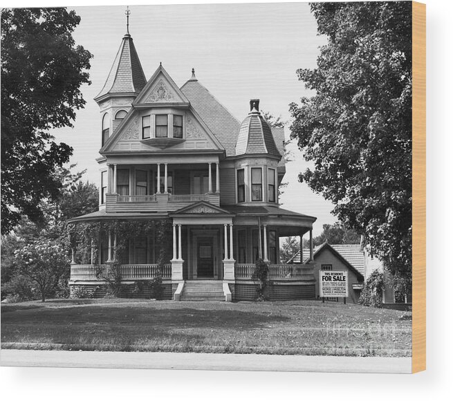 1930-1939 Wood Print featuring the photograph Exterior Of Victorian American Home by Bettmann
