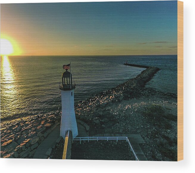 Sunrise Wood Print featuring the photograph Light of the Sea by William Bretton