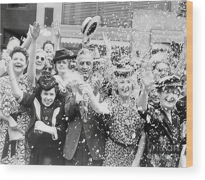 Mid Adult Women Wood Print featuring the photograph People Throwing Confetti, Manhattan by Bettmann