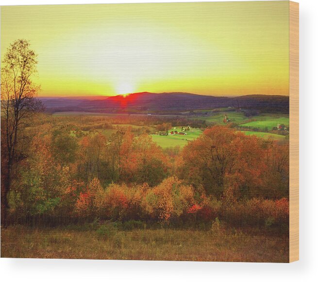 Scenics Wood Print featuring the photograph Sunset On The Farm by Melinda Moore