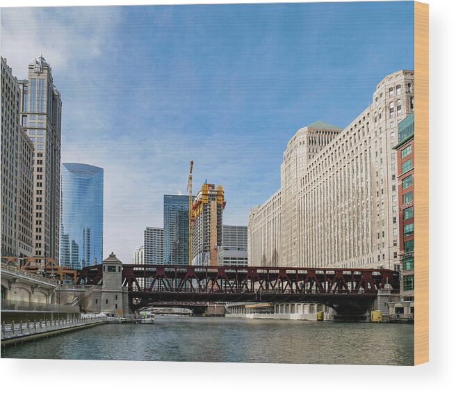 Chicago Wood Print featuring the photograph Wells Street Bridge and Merchandise Mart by Todd Bannor