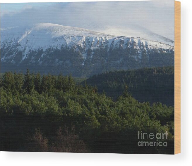 Creag Mhigeachaidh Wood Print featuring the photograph Creag Mhigeachaidh - Cairngorm Mountains by Phil Banks