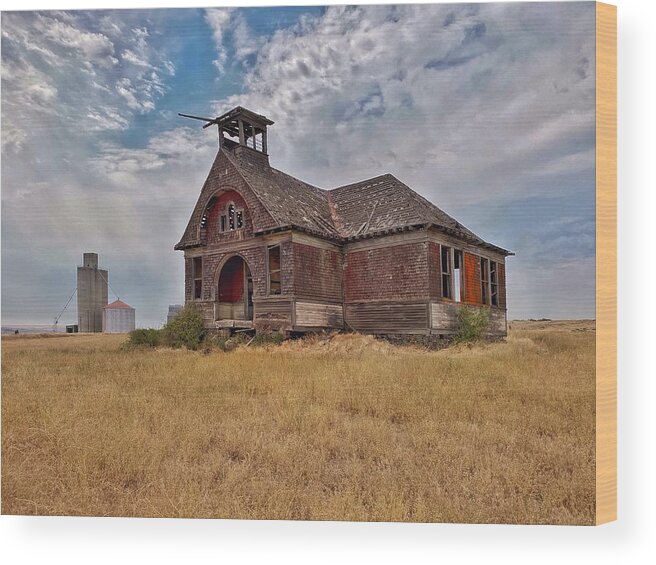 Abandoned Schoolhouse Wood Print featuring the photograph Govan Schoolhouse #2 by Jerry Abbott