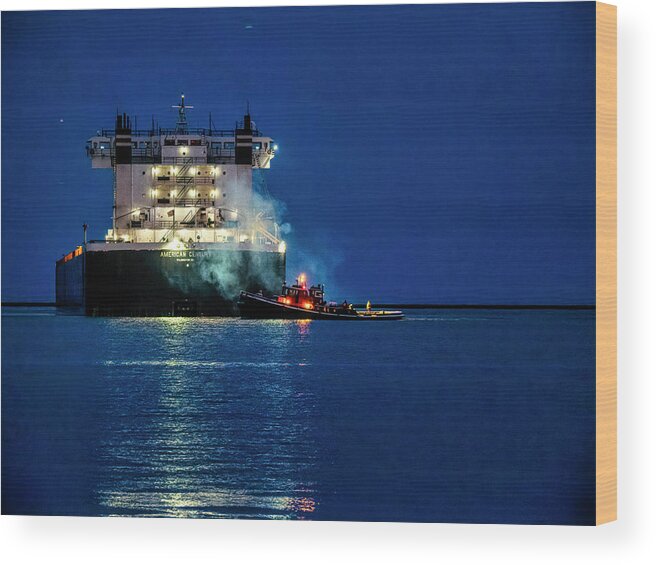 Port Of Milwaukee Wood Print featuring the photograph Men at Work by Kristine Hinrichs