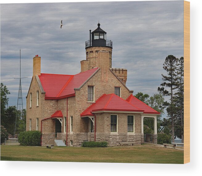 Guiding Beacon Wood Print featuring the photograph Old Mackinac Point Lighthouse by David T Wilkinson