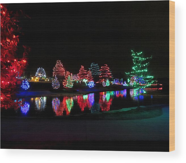 Christmas Wood Print featuring the photograph Sar Ko Aglow by Keith Stokes