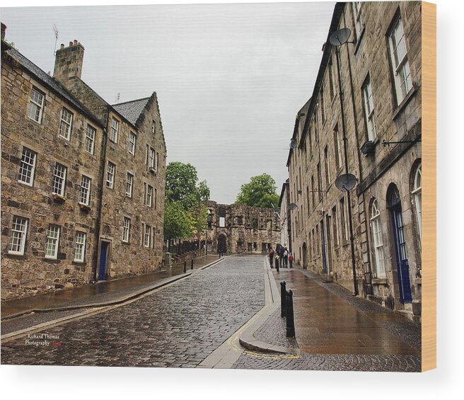City Wood Print featuring the photograph Stirling City Street by Richard Thomas