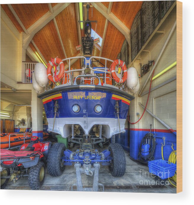 Yhun Suarez Wood Print featuring the photograph Filey Lifeboat by Yhun Suarez