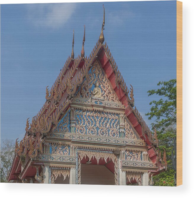 Temple Wood Print featuring the photograph Wat Kao Kaew Phra Ubosot Gable DTHCP0020 by Gerry Gantt