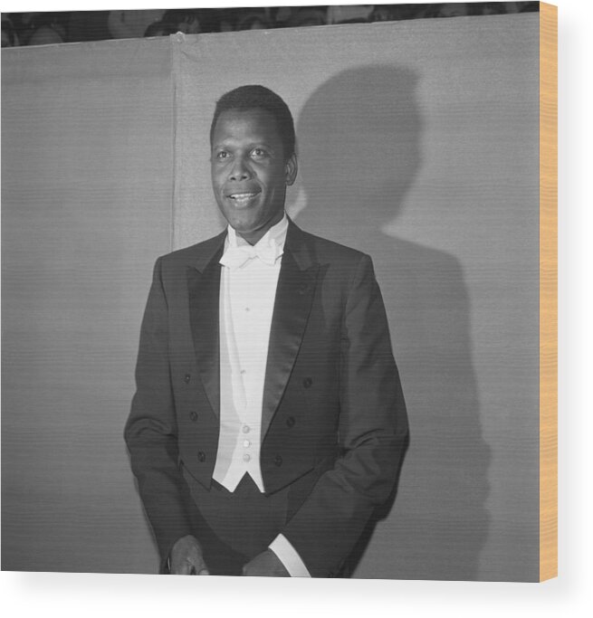Director Wood Print featuring the photograph Sidney Poitier At The Oscars by Michael Ochs Archives
