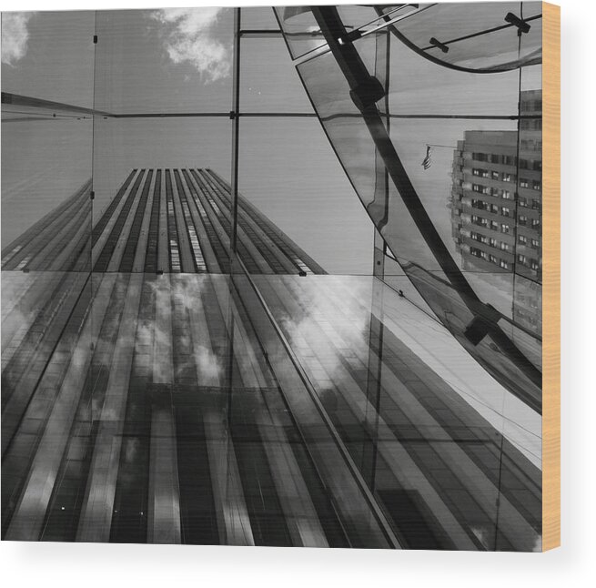 Manhattan Wood Print featuring the photograph Apple manhattan by Emme Pons