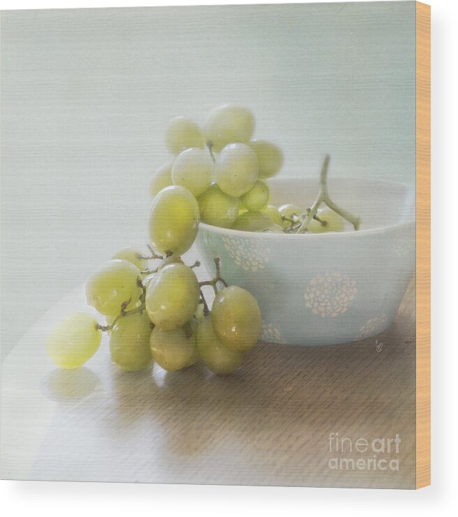 Green Wood Print featuring the photograph Green grapes by Cindy Garber Iverson