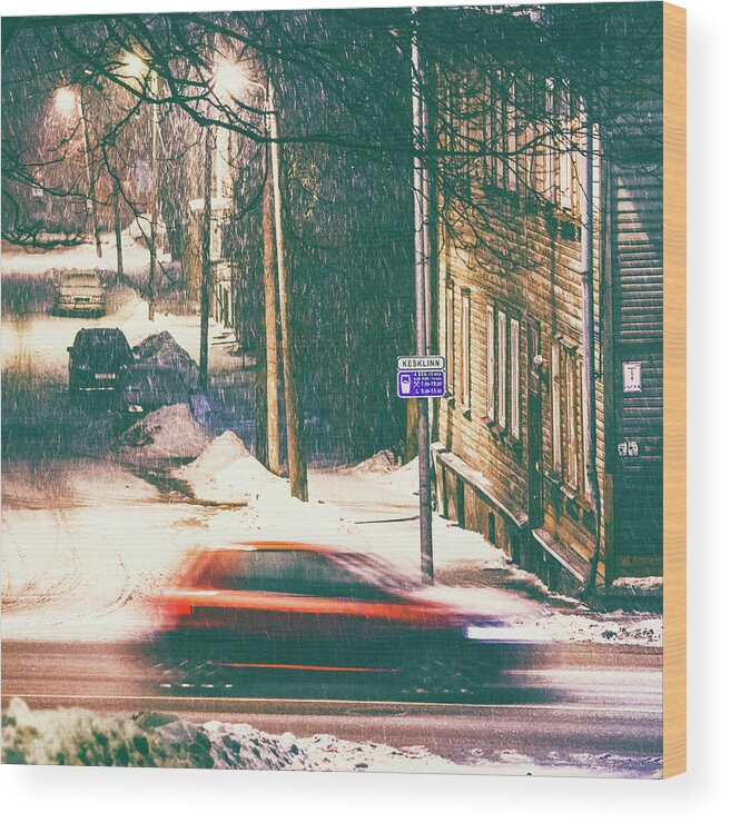 Curve Wood Print featuring the photograph Heavy Snowfall In Town by Peeterv