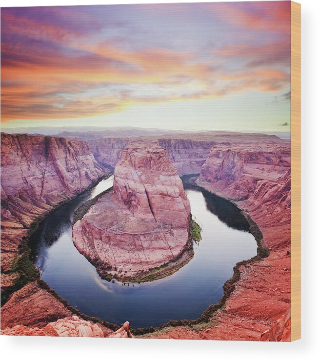 Majestic Wood Print featuring the photograph Horseshoe Bend At Dusk by Fernandoah