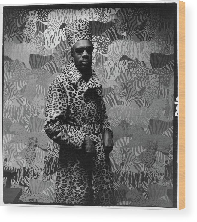 Entertainment Wood Print featuring the photograph Isaac Hayes Wearing Leopard Print by Peter Hujar
