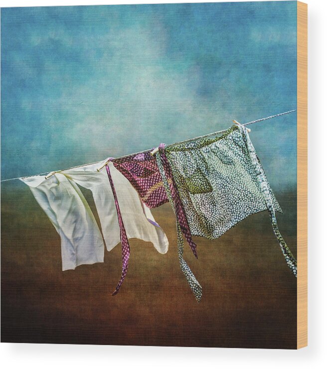 Wind Wood Print featuring the photograph Laundry Drying On The Clothesline by Melinda Moore