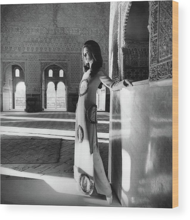 Fashion Wood Print featuring the photograph Model In The El Mirador De Lindaraja by Henry Clarke